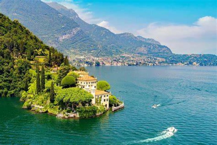 Bella Vista: A Comprehensive Guide to the Scenic Beauty and Cultural Richness