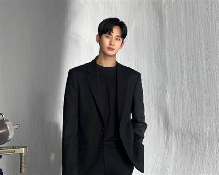Kim Soo-hyun Plastic Surgery: Unveiling the Truth Behind the Transformation
