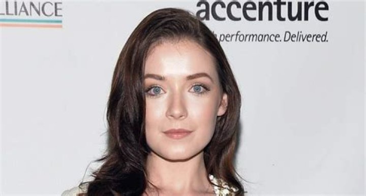 The Ultimate Guide to Sarah Bolger's Height: Measurements and Comparisons