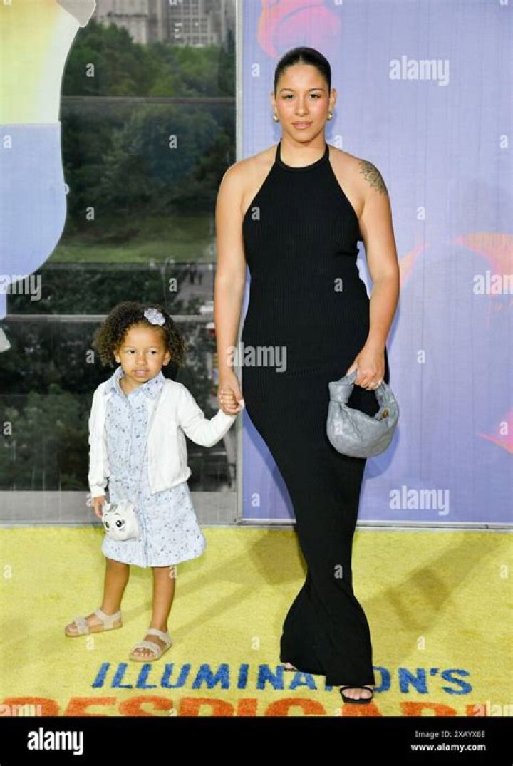 Uncovering Maleni Cruz's Nationality: The Actress's True Identity Revealed