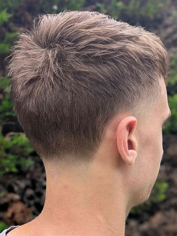 Understanding Low Taper Haircuts: A Comprehensive Guide