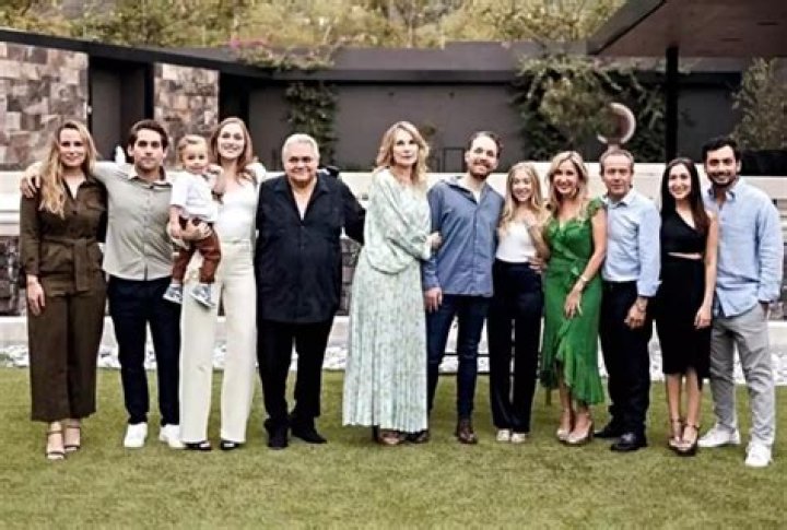 Unveiling the Life of Carlos Bremer Esposa: A Closer Look at Their Journey